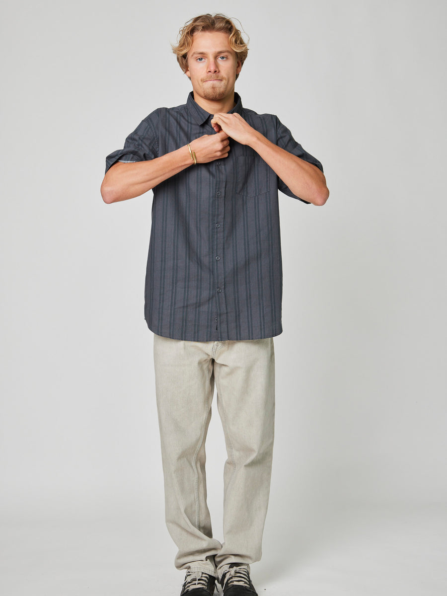 Camisa Gris Manga Corta Quarter