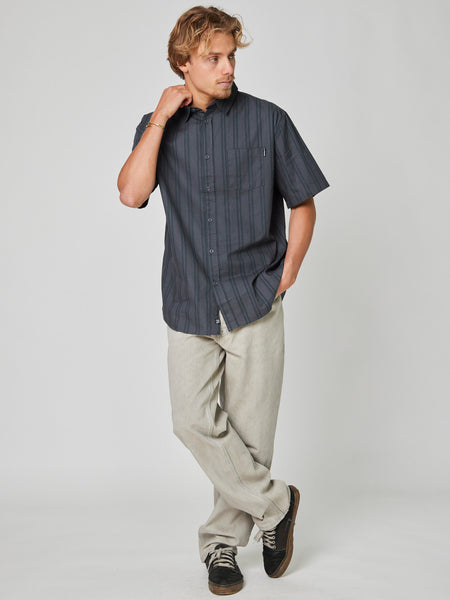 Camisa Gris Manga Corta Quarter