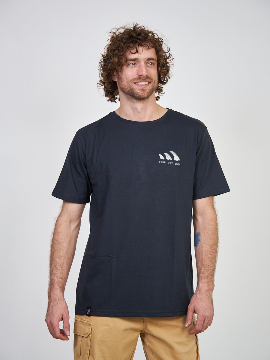 Polera Negra Manga Corta Quilla