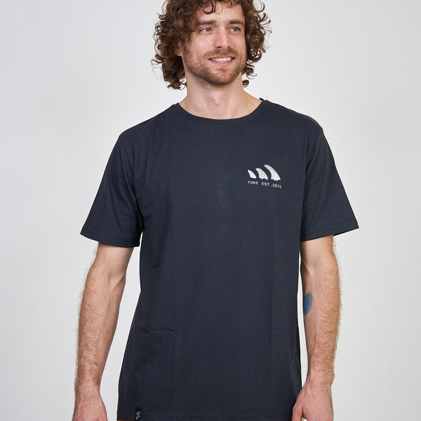 Polera Negra Manga Corta Quilla